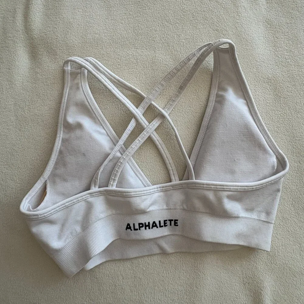 Alphalete Deep V bra - Picture 3 of 6
